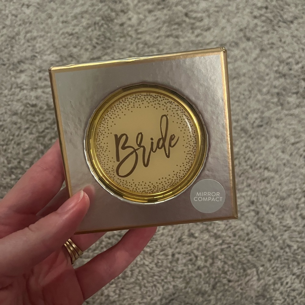 Bride Compact